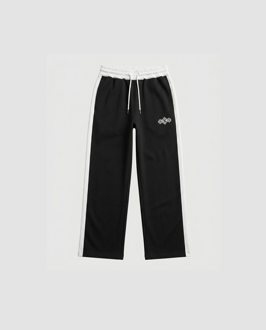 BLACK TRACKPANTS